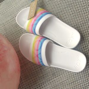 Sold* New Roxi slip ons with tags